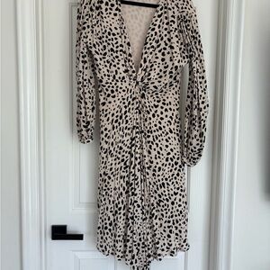 Chic Black and Cream Patterned Midi Dress